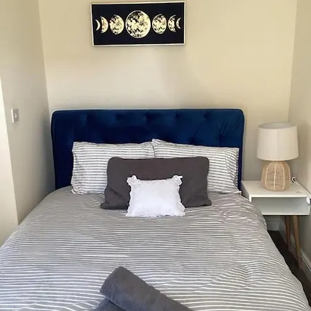 Lovelyhome4 Family & Contractors Leeds Holiday home