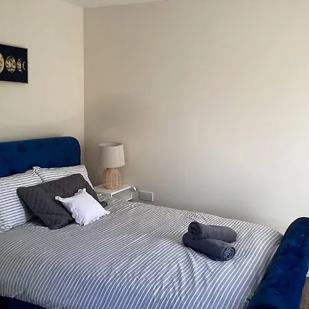 Lovelyhome4 Family & Contractors Leeds Holiday home