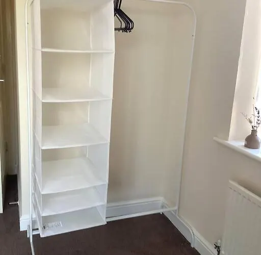 Lovelyhome4 Family & Contractors Leeds (West Yorkshire)